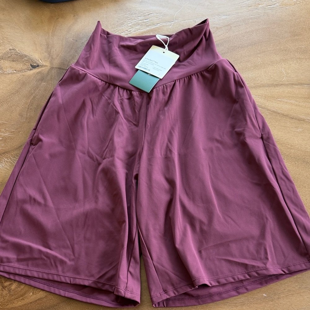 HALARA High-Waist Active Shorts in Burgundy
